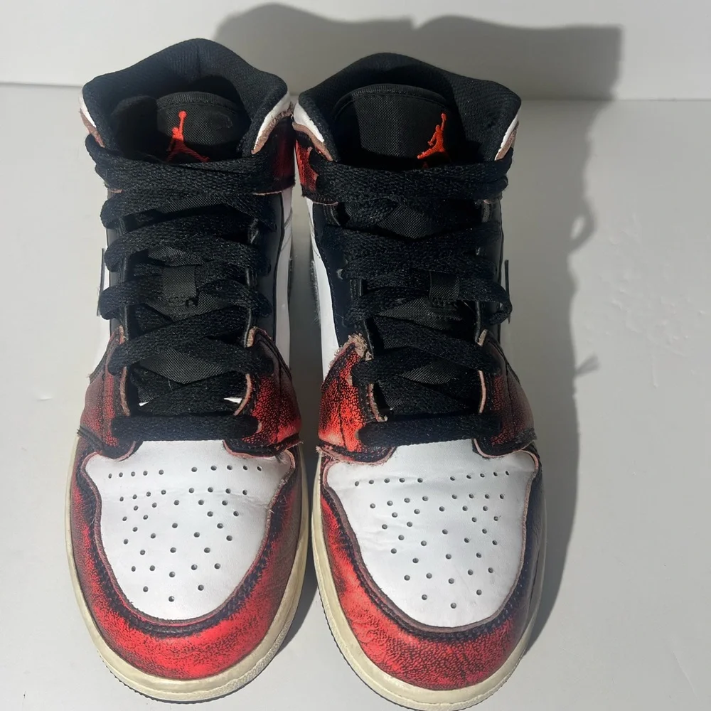 Nike Air Jordan 1 Mid Chicago Wear Away Infrared Blk FB0568-006‎ Size 5Y